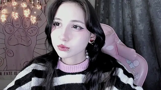 Holy420lolii online show from October 11, 2025, 7:15 pm