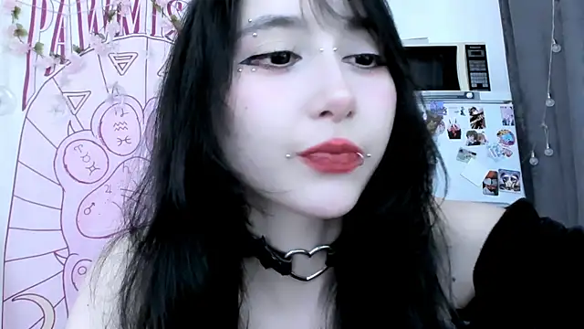 Snapshot of Holy420lolii chatting on July 15, 2026, 5:53 pm Holy420lolii online show from July 15, 2026, 5:53 pm