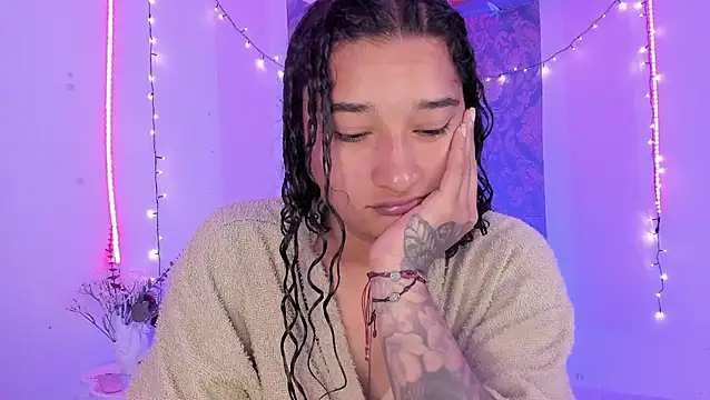 Eva Lee  online show from June 3, 2026, 10:38 am