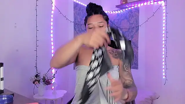 Eva Lee  online show from March 7, 2026, 9:37 am