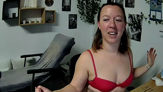 Snapshot of AnyaKrey@xh chatting on January 25, 2025, 6:24 pm AnyaKreyxh online show from January 25, 2025, 6:24 pm