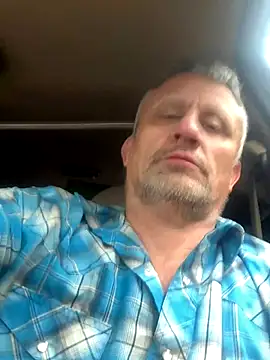 Snapshot of prekumstud chatting on December 15, 2025, 9:31 pm prekumstud online show from December 15, 2025, 9:31 pm