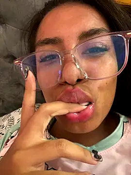 Snapshot of ATENEA_SEXXXY chatting on November 12, 2025, 4:38 am ATENEA SEXXXY online show from November 12, 2025, 4:38 am