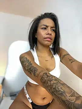 Snapshot of ATENEA_SEXXXY chatting on January 7, 2025, 10:52 pm ATENEA SEXXXY online show from January 7, 2025, 10:52 pm