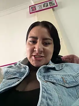 Snapshot of Abril_Luv chatting on March 7, 2026, 11:49 am Abril Luv online show from March 7, 2026, 11:49 am