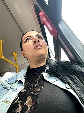 Snapshot of Abril_Luv chatting on November 21, 2025, 12:15 pm Abril Luv online show from November 21, 2025, 12:15 pm