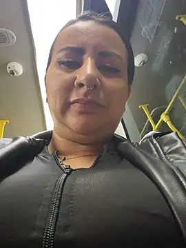 Snapshot of Abril_Luv chatting on March 14, 2026, 12:38 am Abril Luv online show from March 14, 2026, 12:38 am