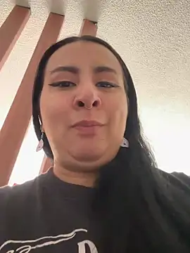 Snapshot of Abril_Luv chatting on November 7, 2025, 1:48 pm Abril Luv online show from November 7, 2025, 1:48 pm