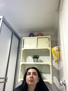 Snapshot of Abril_Luv chatting on December 1, 2025, 1:06 am Abril Luv online show from December 1, 2025, 1:06 am