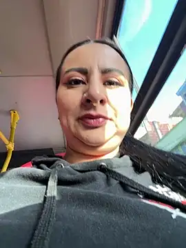 Snapshot of Abril_Luv chatting on February 26, 2026, 12:05 pm Abril Luv online show from February 26, 2026, 12:05 pm