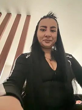 Snapshot of Abril_Luv chatting on November 19, 2025, 1:22 pm Abril Luv online show from November 19, 2025, 1:22 pm