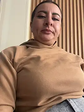 Snapshot of Abril_Luv chatting on March 26, 2026, 1:31 pm Abril Luv online show from March 26, 2026, 1:31 pm