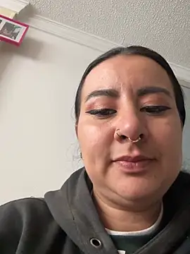 Snapshot of Abril_Luv chatting on March 25, 2026, 1:43 pm Abril Luv online show from March 25, 2026, 1:43 pm