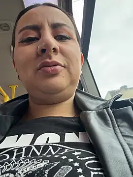 Snapshot of Abril_Luv chatting on April 8, 2026, 12:17 pm Abril Luv online show from April 8, 2026, 12:17 pm