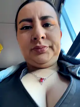 Snapshot of Abril_Luv chatting on November 12, 2025, 12:09 pm Abril Luv online show from November 12, 2025, 12:09 pm