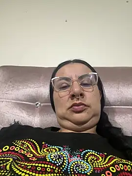 Snapshot of Abril_Luv chatting on March 30, 2026, 1:29 am Abril Luv online show from March 30, 2026, 1:29 am