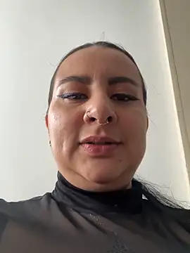 Snapshot of Abril_Luv chatting on February 17, 2026, 1:19 pm Abril Luv online show from February 17, 2026, 1:19 pm