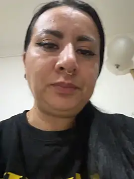 Snapshot of Abril_Luv chatting on March 19, 2026, 1:16 am Abril Luv online show from March 19, 2026, 1:16 am