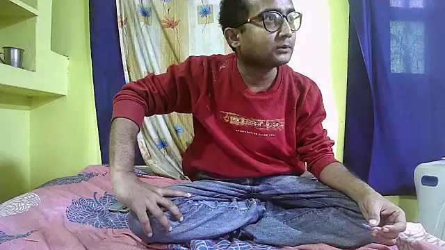 Cute boy2000 online show from January 16, 2025, 5:00 am