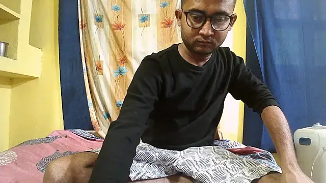 Cute boy2000 online show from January 21, 2025, 11:24 am