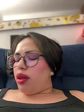 Snapshot of andra_rose chatting on February 16, 2025, 3:05 pm andra rose online show from February 16, 2025, 3:05 pm