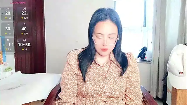 Snapshot of Vivianangn-e chatting on April 17, 2026, 1:41 am Vivianangn-e online show from April 17, 2026, 1:41 am