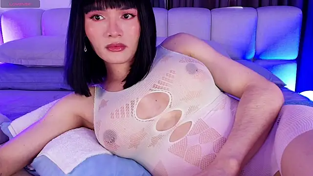 sweetieluna01 online show from March 11, 2026, 9:09 pm