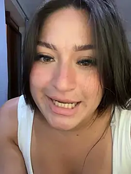 LuceroRm online show from February 19, 2026, 5:04 am