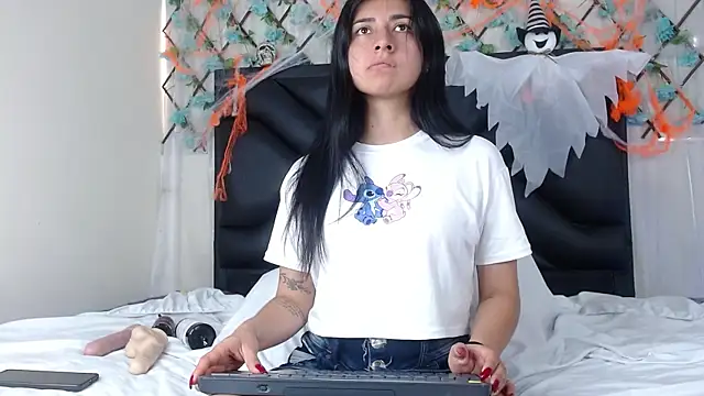 Snapshot of EmmaWilliamss chatting on October 22, 2025, 3:22 pm EmmaWilliamss online show from October 22, 2025, 3:22 pm