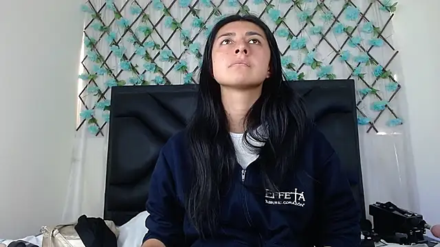 EmmaWilliamss online show from November 16, 2025, 4:34 pm