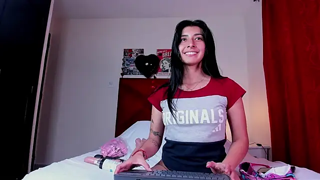 Snapshot of EmmaWilliamss chatting on February 20, 2025, 5:09 pm EmmaWilliamss online show from February 20, 2025, 5:09 pm