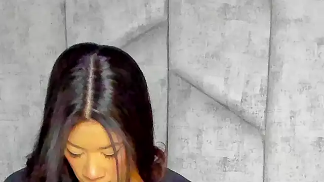 Snapshot of EmmaWillde chatting on December 11, 2024, 1:49 pm EmmaWillde online show from December 11, 2024, 1:49 pm