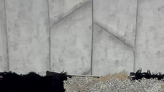 Snapshot of EmmaWillde chatting on December 12, 2024, 4:21 pm EmmaWillde online show from December 12, 2024, 4:21 pm