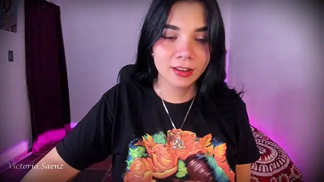 victoriaasaenz  online show from April 9, 2026, 12:45 am