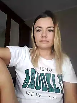 KrissSexi online show from October 6, 2025, 2:24 am