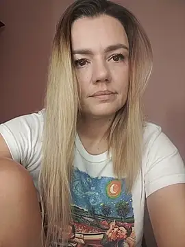 KrissSexi online show from November 20, 2025, 6:14 am