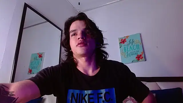 Snapshot of AlbertBernal69 chatting on September 12, 2025, 2:01 am AlbertBernal69 online show from September 12, 2025, 2:01 am