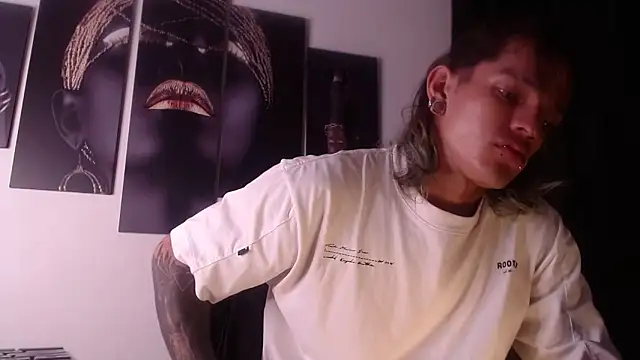 Snapshot of AlbertBernal69 chatting on November 5, 2025, 2:58 am AlbertBernal69 online show from November 5, 2025, 2:58 am