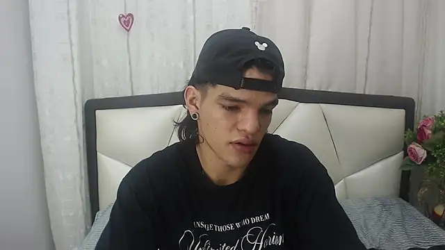 Snapshot of AlbertBernal69 chatting on March 19, 2025, 3:09 am AlbertBernal69 online show from March 19, 2025, 3:09 am