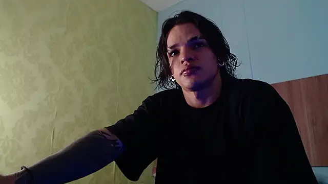 Snapshot of AlbertBernal69 chatting on October 13, 2025, 2:02 am AlbertBernal69 online show from October 13, 2025, 2:02 am