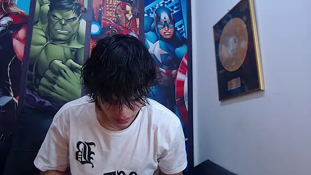 Snapshot of AlbertBernal69 chatting on March 12, 2025, 9:34 am AlbertBernal69 online show from March 12, 2025, 9:34 am