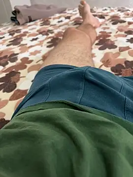 Snapshot of mihaixxx1 chatting on November 11, 2025, 12:55 pm mihaixxx1 online show from November 11, 2025, 12:55 pm