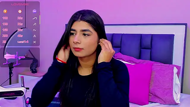 ZiaCalifa online show from September 22, 2025, 11:49 am