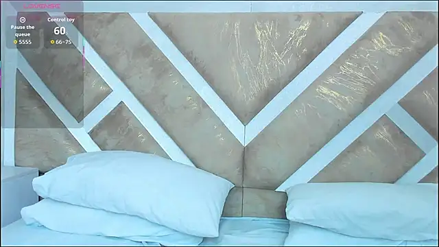 ZiaCalifa online show from January 11, 2026, 11:28 am