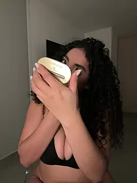 Mariecurl online show from February 1, 2026, 9:13 pm