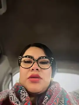 Snapshot of Insane_Issa chatting on January 23, 2025, 10:22 pm Insane Issa online show from January 23, 2025, 10:22 pm