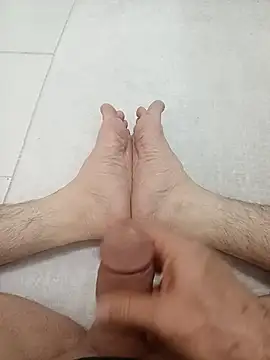 Snapshot of Hardapple01 chatting on March 17, 2025, 9:13 pm Hardapple01 online show from March 17, 2025, 9:13 pm