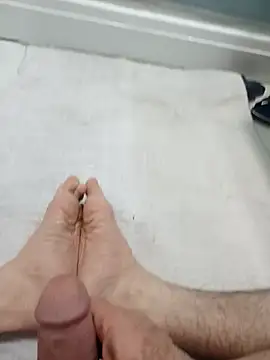 Snapshot of Hardapple01 chatting on March 3, 2025, 11:24 pm Hardapple01 online show from March 3, 2025, 11:24 pm