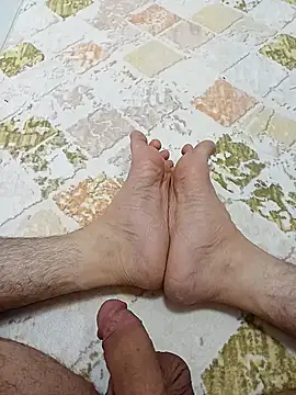 Snapshot of Hardapple01 chatting on November 18, 2025, 10:02 pm Hardapple01 online show from November 18, 2025, 10:02 pm