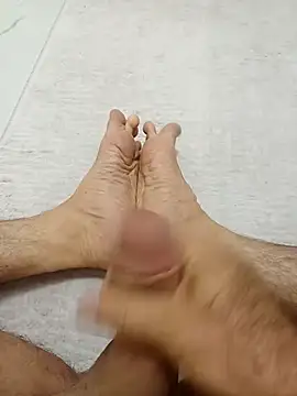 Snapshot of Hardapple01 chatting on October 11, 2025, 2:34 am Hardapple01 online show from October 11, 2025, 2:34 am